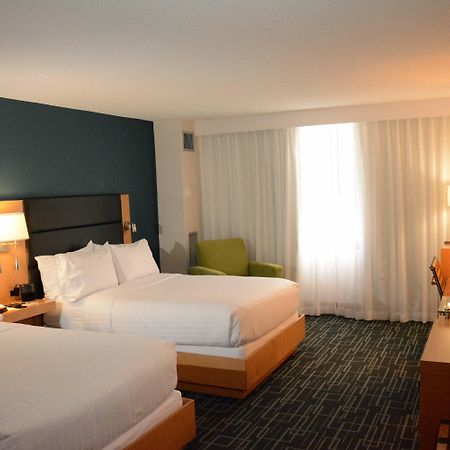 Holiday Inn Express Stamford, An Ihg Hotel Exterior photo