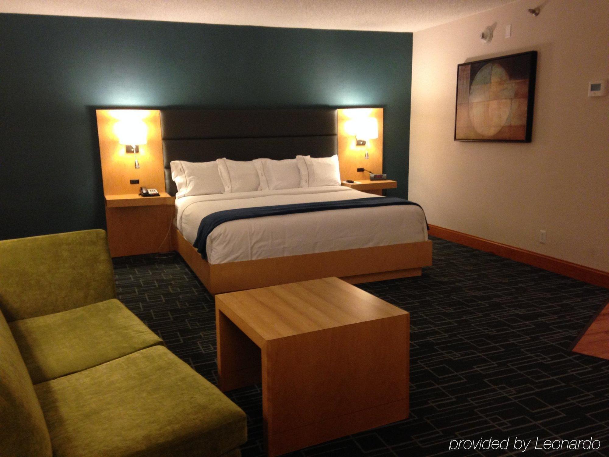 Holiday Inn Express Stamford, An Ihg Hotel Exterior photo