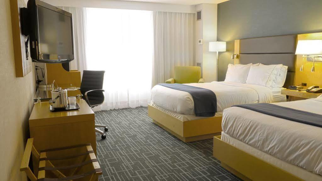Holiday Inn Express Stamford, An Ihg Hotel Exterior photo